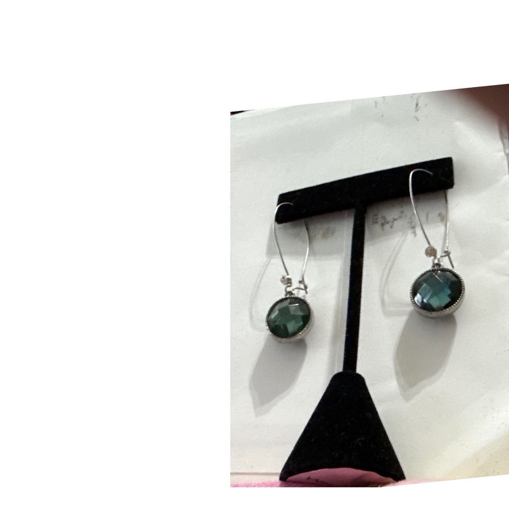 Green Faceted Round Gemstone Drop Earrings Silver Tone Kidney Wire Dangle